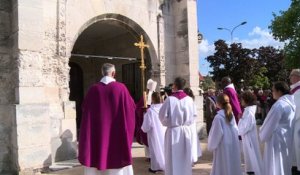 Le pape va raccourcir le délai de la béatification du père Hamel