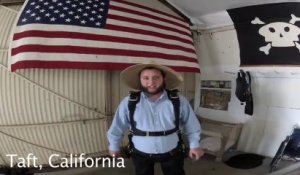 Saut en parachute d'un Amish traditionaliste Barbu lol