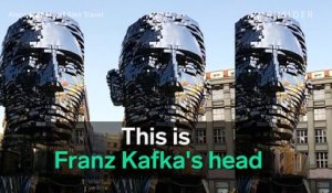 L'incroyable statue mobile composée de 39 tonnes d'acier qui rend hommage à Kafka
