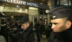 Foot - L1 - OM : Les CRS sécurisent l'hotel des Marseillais