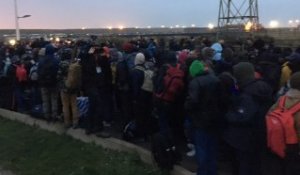 A Calais, le démantèlement de la "Jungle" a commencé