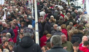 Vendée Globe: à 36 heures du départ, le ponton pris d'assaut pa