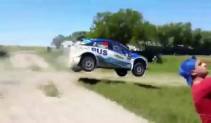 Crash impressionnant pendant le rallye d'Argentine - David Nalbandian