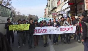 Bloqués en Serbie, des milliers de migrants se désespèrent