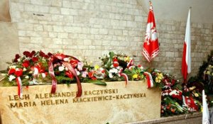 Pologne : polémique après l'exhumation des victimes du crash de Smolensk