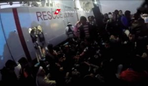 Près de 2 000 migrants sauvés en trois jours en Méditerranée