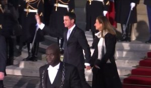 Passation: Manuel Valls salue en Bernard Cazeneuve un "frère"