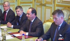 Hollande propose d'organiser une rencontre Abbas-Netanyahou à Paris