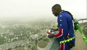 Un panier de dingue marqué à 177 mètres de haut