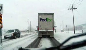 Un train percute violemment un camion