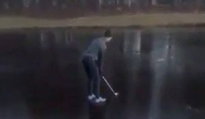 Golf sur un lac gelé