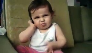 Ce Bebe Imite Sa Maman Au Telephone Avec Ses Mimiques Sur Orange Videos