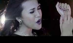 Ernie Zakri Feat. Daly Filsuf - Sedetik Cinta (Official Music Video)