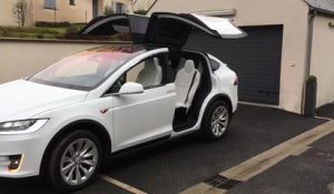 Les Tesla Model X s'animent pour Noël