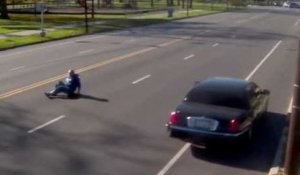 Un homme se fait traîner après s'être fait voler sa voiture !