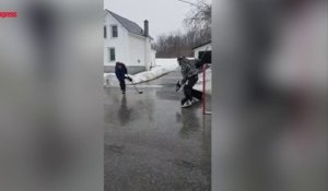 Les Canadiens font du patin à glace sur les routes verglacées