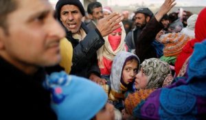 Irak : par centaines, les habitants de Mossoul tentent de fuir les violents combats