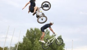 Bike and jump : les premieres cascades en...