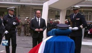 Hommage national à Xavier Jugelé: Hollande décore le policier de la Légion d'honneur
