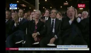 Standing ovation et déclaration d'amour pour Penelope au meeting de François Fillon