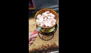 Il voulait juste faire frire ses cuisses de poulet, il a fait frire tout le quartier