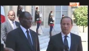 France: le Président Alassane Ouattara reçu par François Hollande à l`Élysée