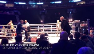 Le boxeur Brandon COOK mis KO par un seau de glace après le match