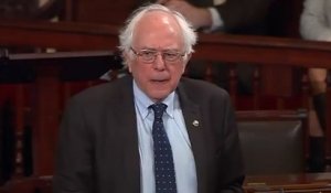 Bernie Sanders prend la défense d'Elizabeth Warren au Sénat