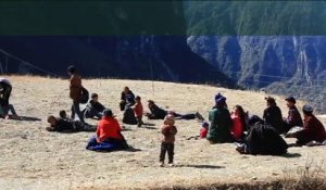 Chine : l'incroyable ascension des habitants d'un village perché en haut d'une montagne