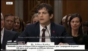 L'acteur Ashton Kutcher au bord des larmes en direct à la télé