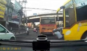 Le passager d’un scooter échappe à la mort de justesse !