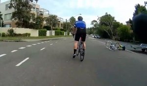 Un cycliste se fait percuter par une remorque