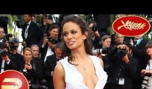 Cannes 2015 - Lucie Lucas super sexy en robe papier, monte les marches