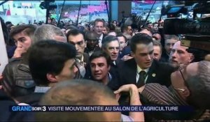Présidentielle : visite agitée de Fillon au Salon de l'agriculture