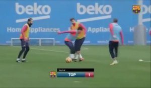 Neymar ridiculise Piqué à l'entraînement du Barça