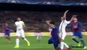 Barça - PSG : la simulation de Luis Suarez parodiée à l’infini