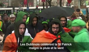 Les Dublinois célèbrent la St Patrick malgré la pluie