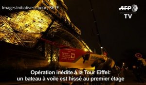 Le monocoque de Tanguy de Lamotte au 1er étage de la Tour Eiffel