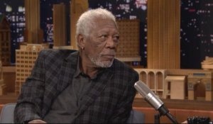 Morgan Freeman donne à Jimmy Fallon des conseils de blues - The Tonight Show du 27/03 - CANAL+