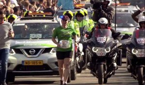L'arrivée de folie de la dernière du marathon de Rotterdam