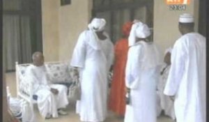 Le Président de la république a reçu ses proches apres la prière de l`Aïd Al Fitr