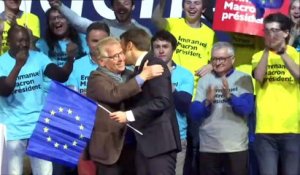 Macron s'affiche avec Le Drian et Cohn-Bendit à Nantes