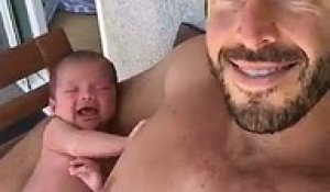 Ce papa a une technique improbable mais hyper efficace pour que son bébé arrête de pleurer