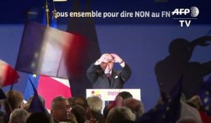 A Dijon, Cazeneuve appelle les socialistes à voter Macron