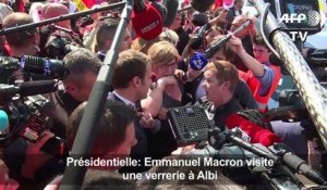 Macron vivement interpellé par des militants syndicaux à Albi