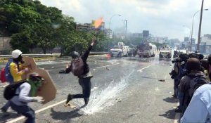 Venezuela : nouveaux heurts entre manifestants et policiers