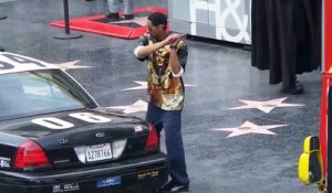 Ce taré défonce une voiture de police sur Hollywood Boulevard