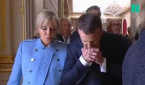 Le jour de son investiture, Emmanuel Macron a rendu à Brigitte son baiser du deuxième tour