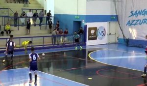 Un but en solo splendide au futsal