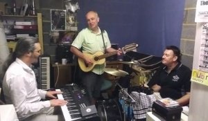 The Pocket Gods play Noel Gallagher is Jealous of My Studio - Live from their Garage Studio!